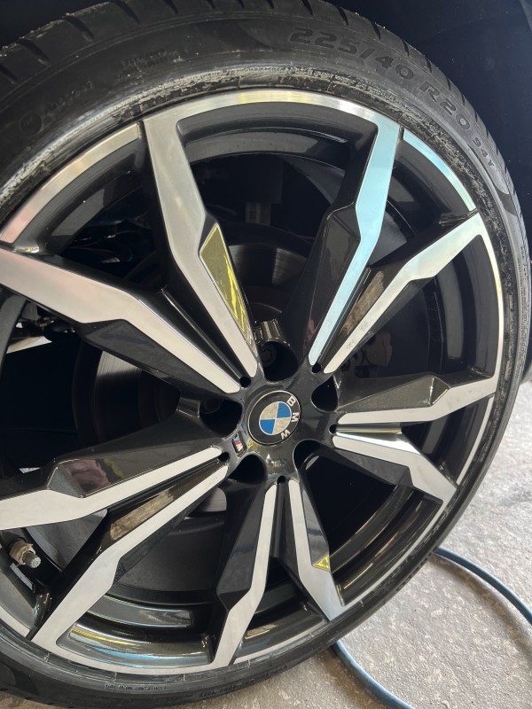 AVANT/APRÈS remise en état jante bmw Serie 1